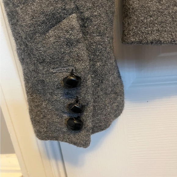 Women’s Grey J Crew 100% Wool Blazer. Medium - Picture 8 of 8